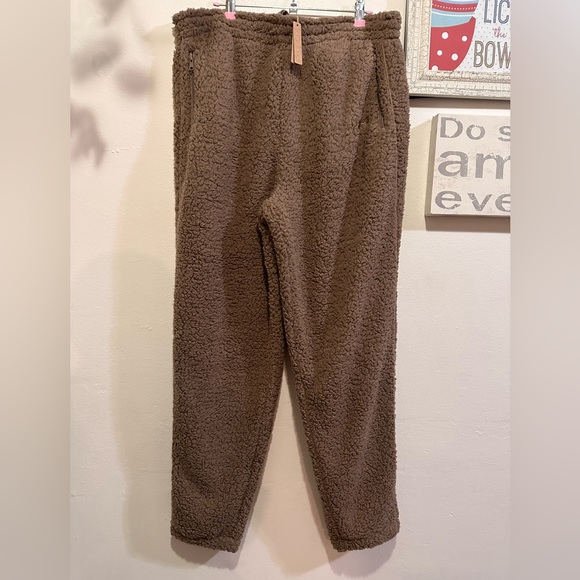 NWT SKIMS Teddy Track Pants, Desert Size Large - Picture 4 of 6